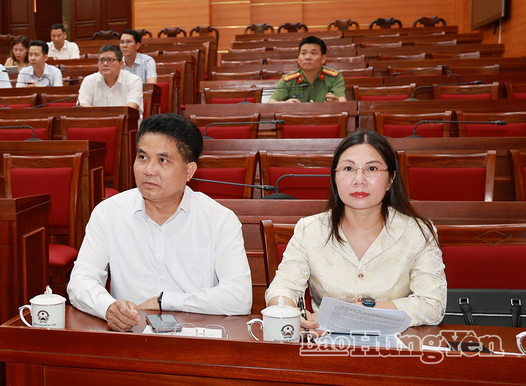 Các đại biểu dự hội nghị tại điểm cầu của tỉnh Hưng Yên.