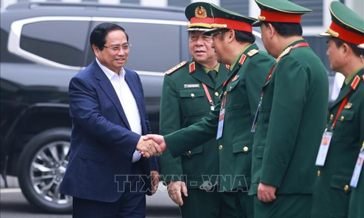 Thủ tướng: Ph&aacute;t huy tinh thần tự lực, tự cường, tự chủ ph&aacute;t triển c&ocirc;ng nghiệp quốc ph&ograve;ng