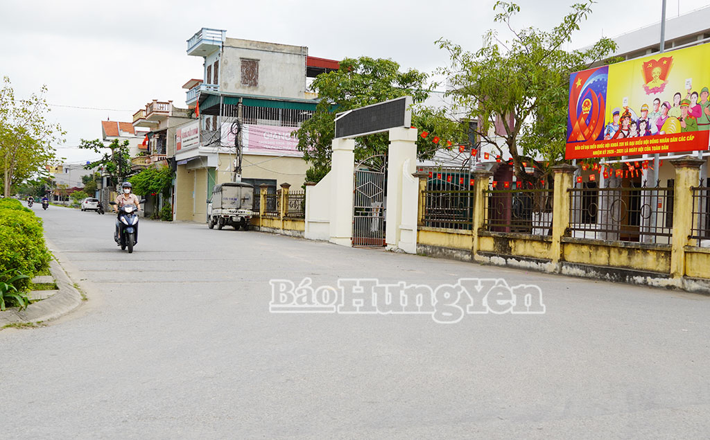 Đường làng, ngõ xóm xã Nam Đông Hưng sạch, đẹp.