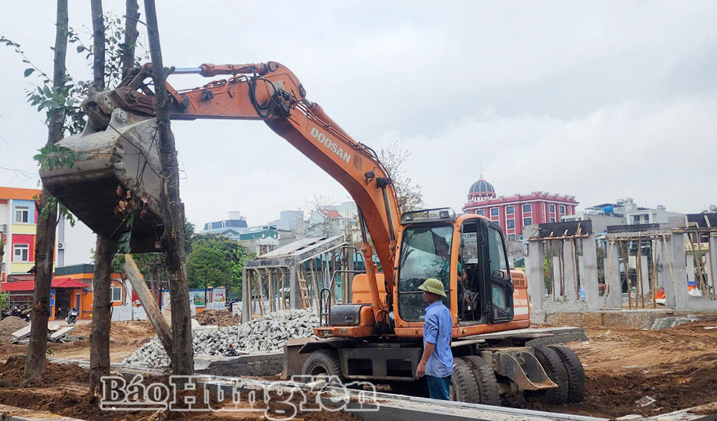 Xây dựng công viên cây xanh tại khu tái định cư Trần Lãm.