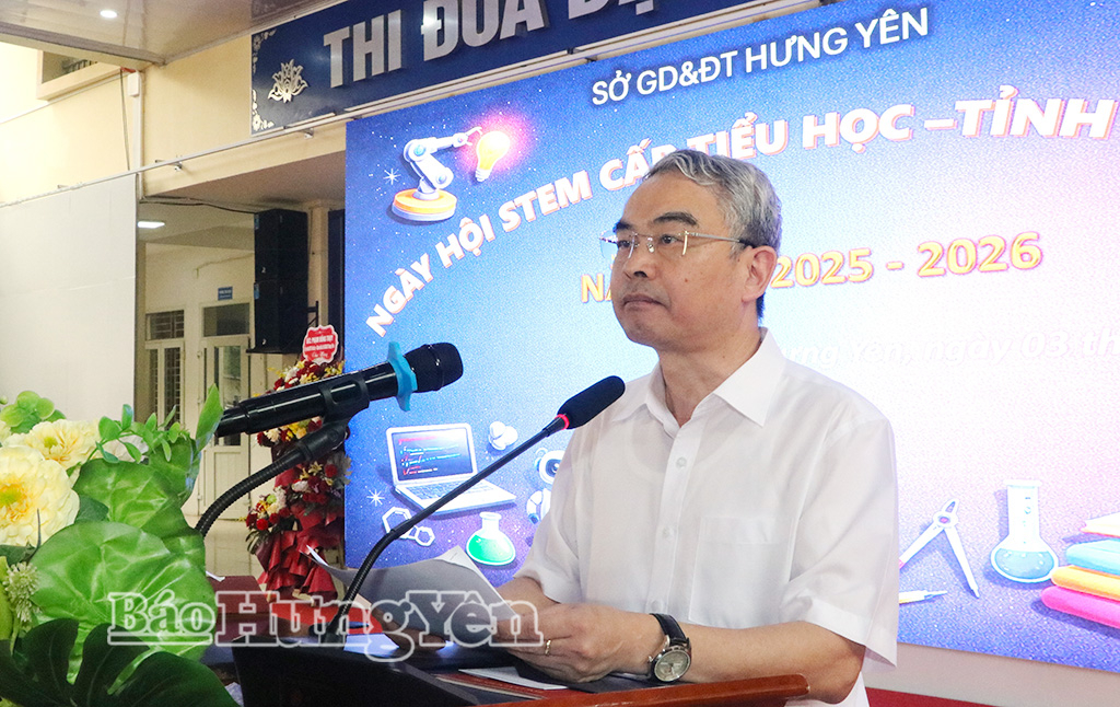 Đồng chí Giám đốc Sở Giáo dục và Đào tạo phát biểu tại chương trình.