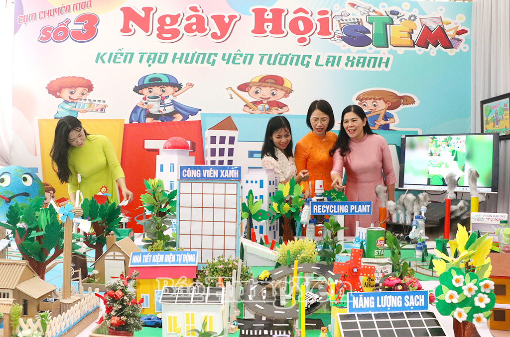 Khu vực gian hàng trưng bày của Cụm chuyên môn số 3.