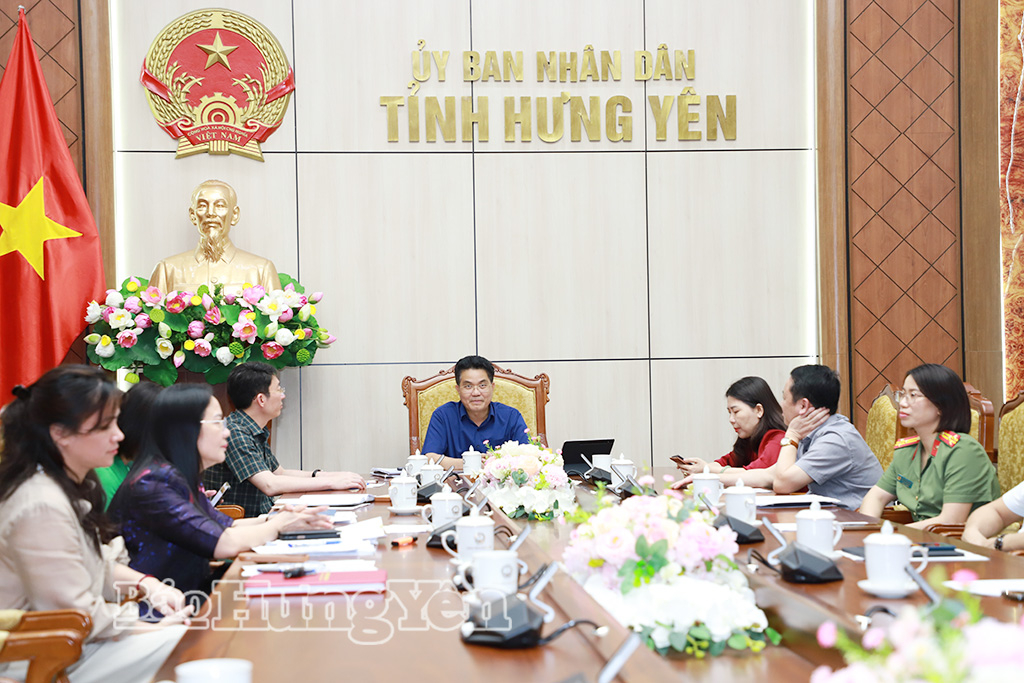 Các đại biểu dự họp tại điểm cầu của tỉnh Hưng Yên.