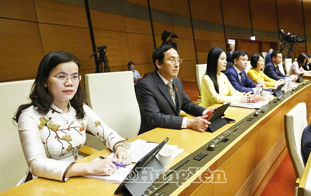 Đồng chí Nguyễn Hữu Nghĩa, Ủy viên Ban Chấp hành Trung ương Đảng, Bí thư Tỉnh ủy, Trưởng đoàn đại biểu Quốc hội tỉnh và thành viên Đoàn đại biểu Quốc hội tỉnh Hưng Yên khóa XVI dự Kỳ họp.