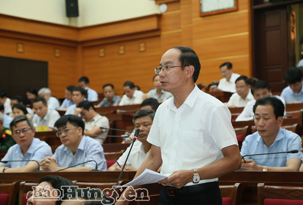 Lãnh đạo UBND phường Vũ Phúc phát biểu tại hội nghị.