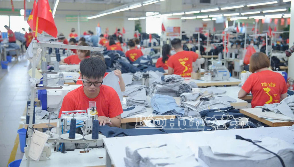 Hoạt động sản xuất tại Công ty Cổ phần Tiên Hưng (xã Hoàng Hoa Thám).