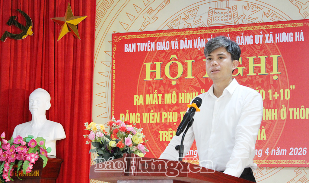 Đồng chí Nguyễn Văn Chiến, Ủy viên Ban Thường vụ Tỉnh ủy, Trưởng ban Tuyên giáo và Dân vận Tỉnh ủy phát biểu tại hội nghị.