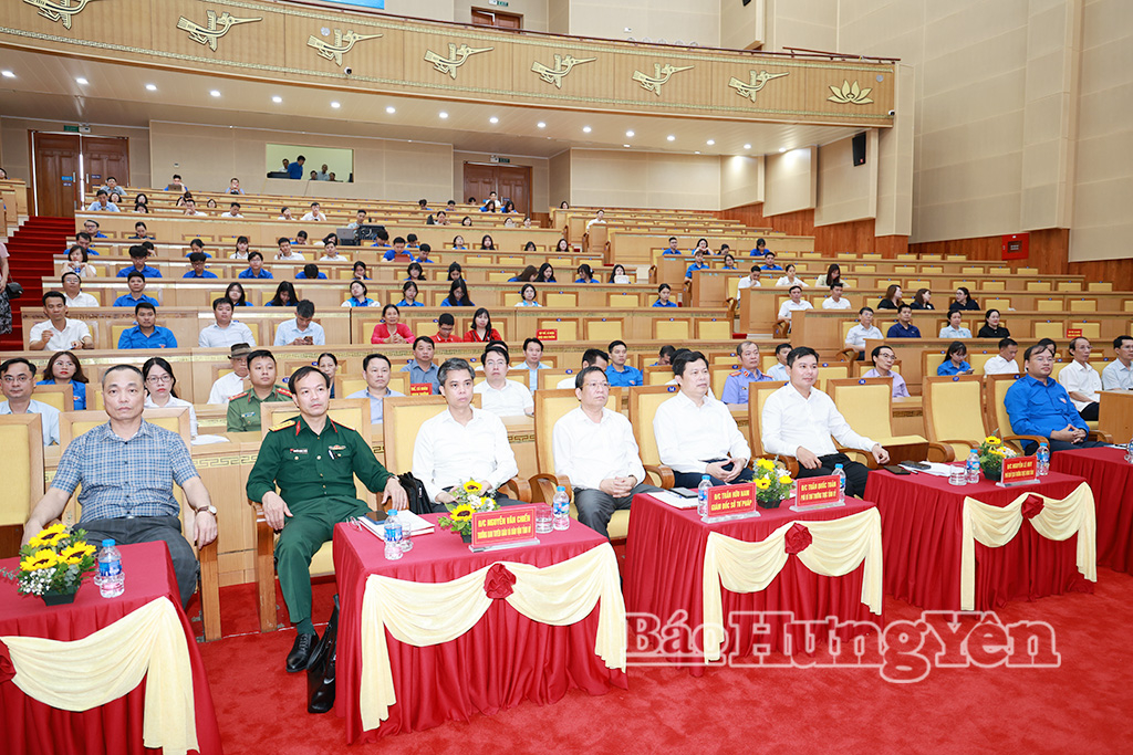 Các đại biểu dự hội nghị.