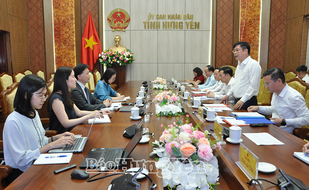 Toàn cảnh buổi làm việc.