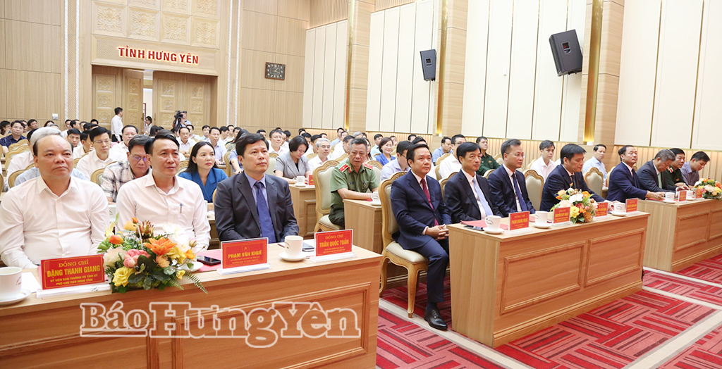 Đồng chí Nguyễn Duy Ngọc, Ủy viên Bộ Chính trị, Bí thư Trung ương Đảng, Trưởng ban Tổ chức Trung ương và các đại biểu dự hội nghị.