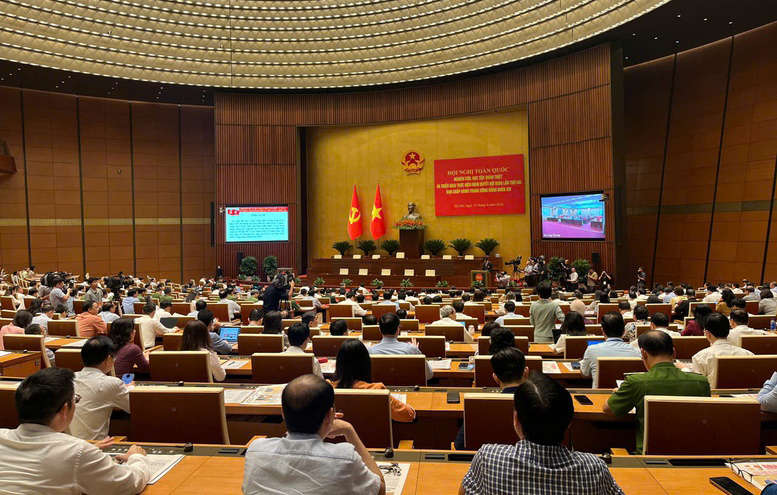 Các đại biểu dự hội nghị tại phòng họp Diên Hồng, Tòa nhà VV88 casino đăng ký. 