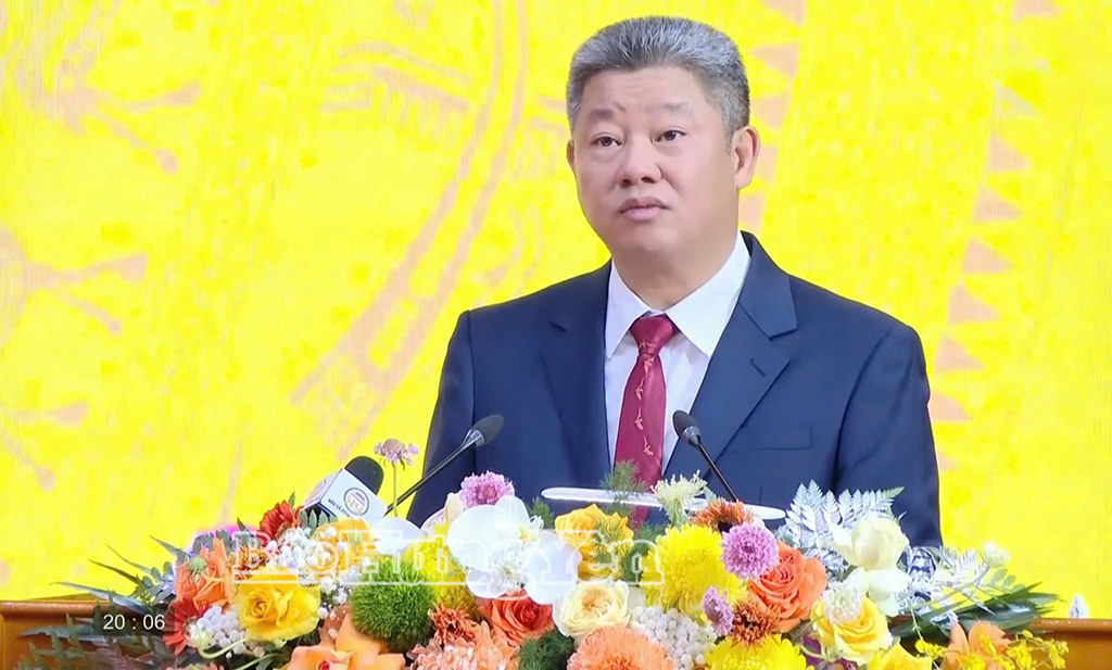 Đồng chí Nguyễn Mạnh Quyền, Phó Bí thư Tỉnh ủy, Chủ tịch UBND tỉnh nhiệm kỳ 2026 - 2031 phát biểu nhận nhiệm vụ. 