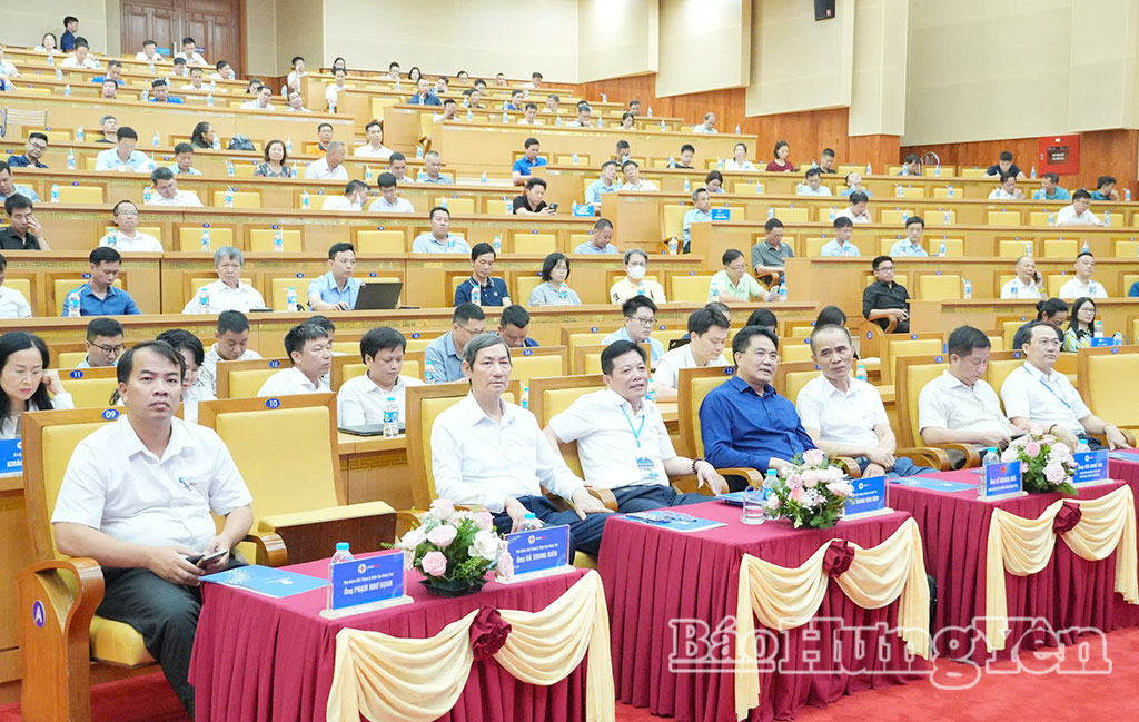 Các đại biểu dự hội nghị.