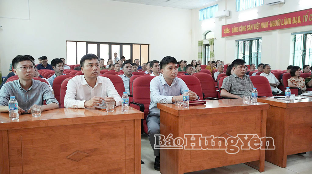 Các đại biểu dự hội nghị.