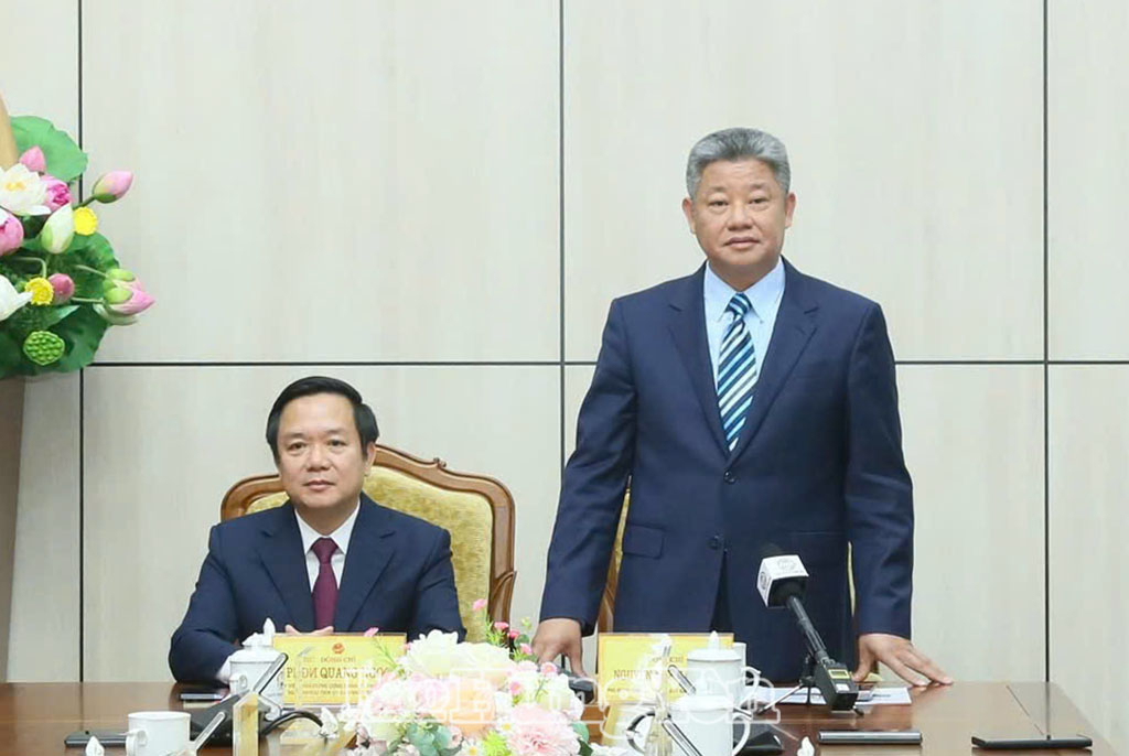 Đồng chí Nguyễn Mạnh Quyền, Phó Bí thư Tỉnh ủy, Chủ tịch UBND tỉnh phát biểu tại hội nghị.