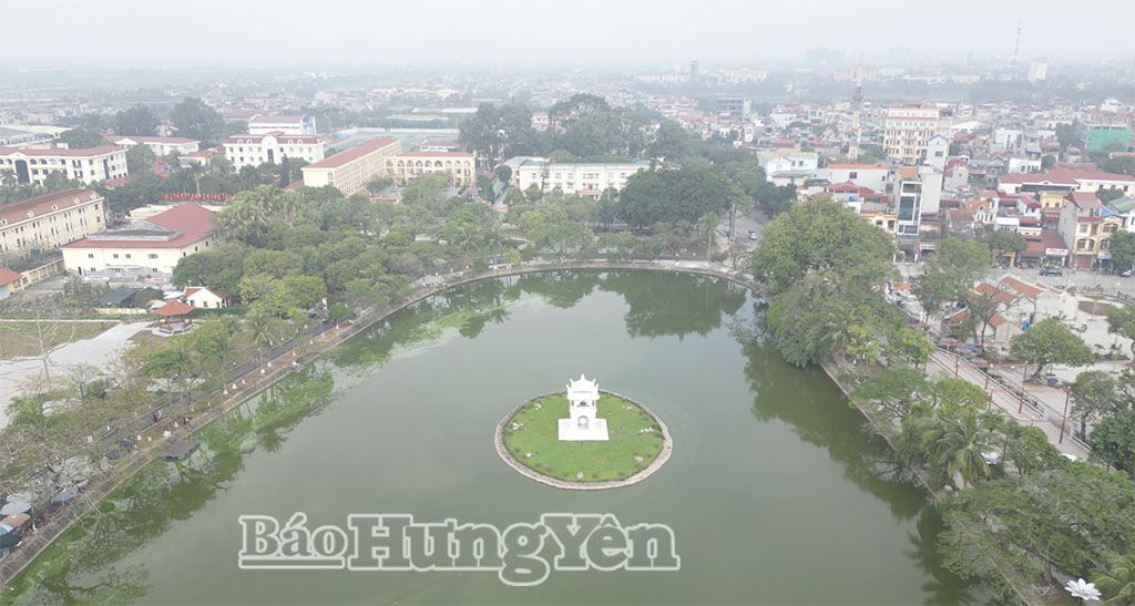 Công viên hồ Bán Nguyệt – không gian xanh, điểm dạo chơi, thư giãn của người dân phố Hiến.