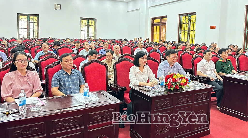 Các đại biểu dự hội nghị.