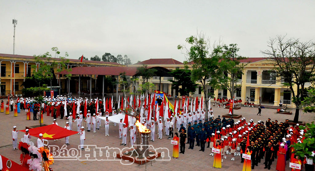 Toàn cảnh lễ khai mạc.
