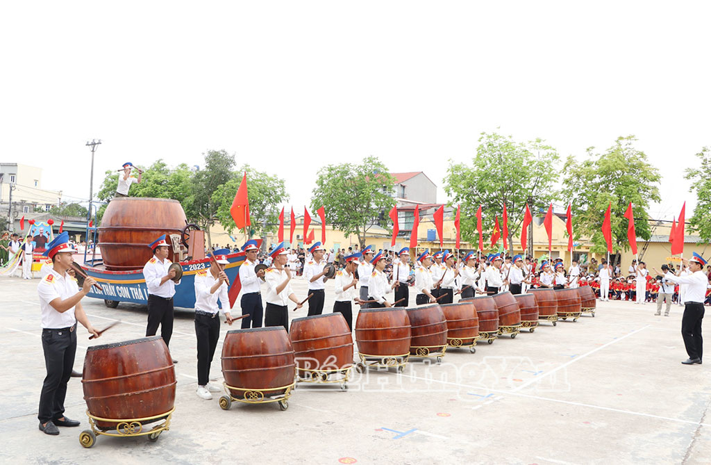 Màn trống hội tại lễ khai mạc Đại hội.