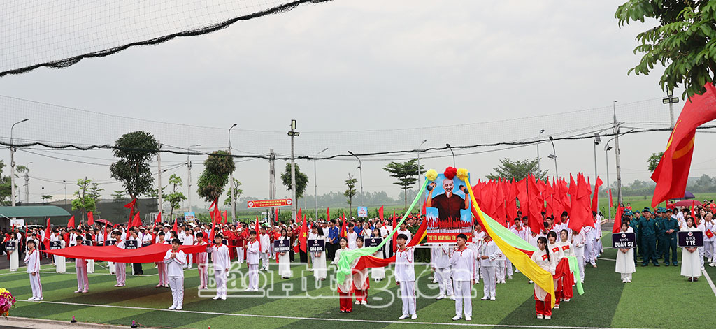 Quang cảnh lễ khai mạc Đại hội TDTT xã Hiệp Cường lần thứ I.