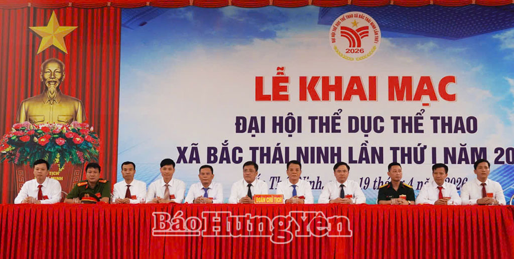 Các đại biểu xã Bắc Thái Ninh dự lễ khai mạc Đại hội TDTT.