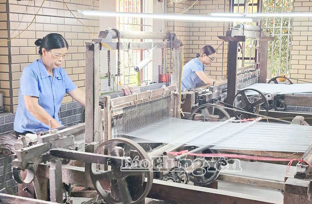 Sản xuất tại doanh nghiệp tư nhân Dệt Đại Hòa.