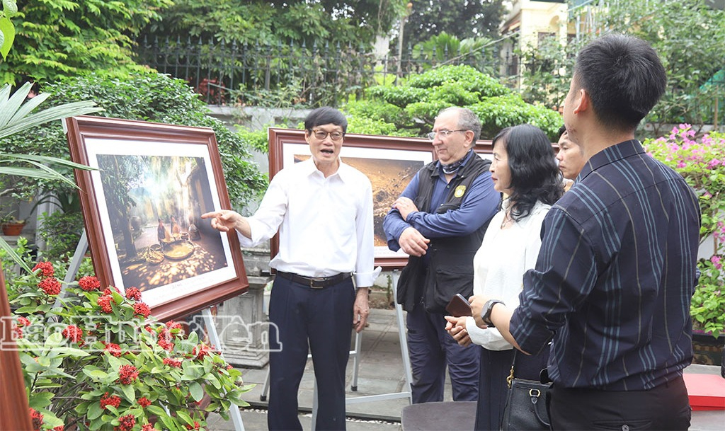 Nghệ sĩ nhiếp ảnh Nguyễn Khắc Hào giới thiệu về các bức ảnh đã đoạt giải thưởng quốc tế.