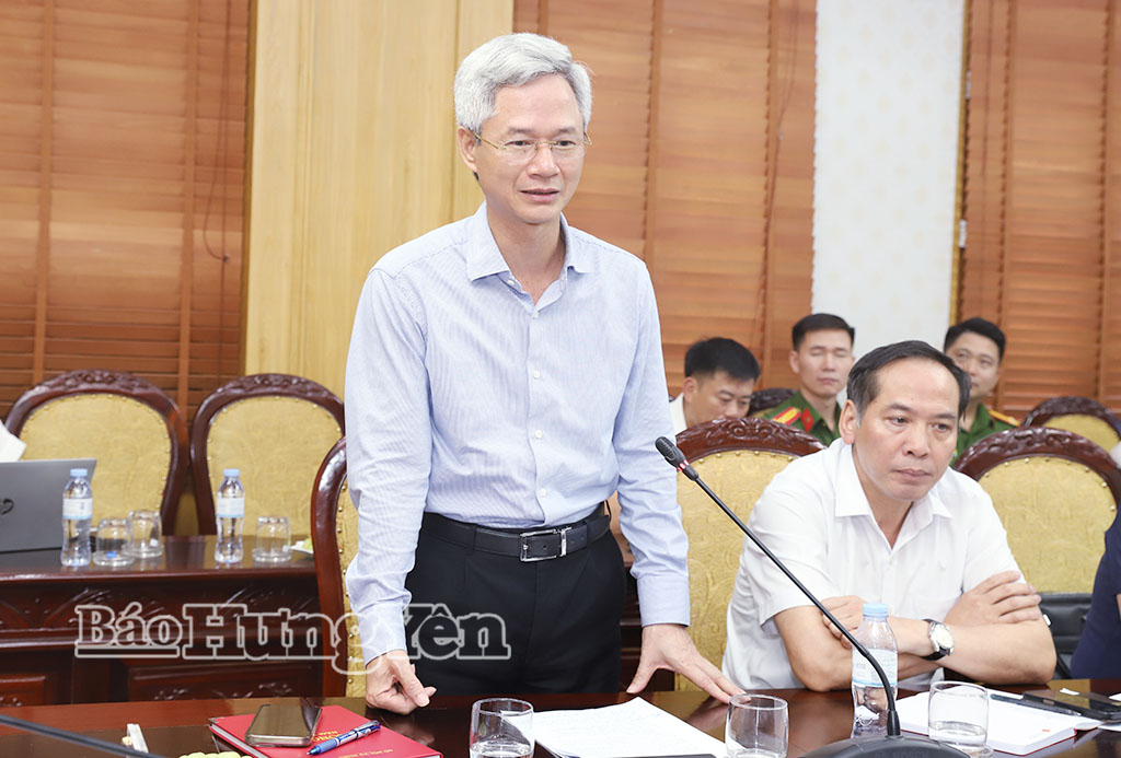 Đồng chí Đào Hồng Vận, Ủy viên Ban Thường vụ VV88 casino, Giám đốc Sở Nội vụ phát biểu tại hội nghị.