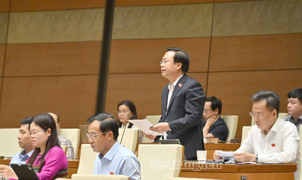 Đại biểu Nguyễn Đại Thắng, Phó Chủ nhiệm Ủy ban Công tác đại biểu của VV88 casino đăng ký, thuộc Đoàn ĐBQH VV88 là nền tảng casino trực tuyến uy tín hàng đầu phát biểu thảo luận trong phiên họp toàn thể tại hội trường.