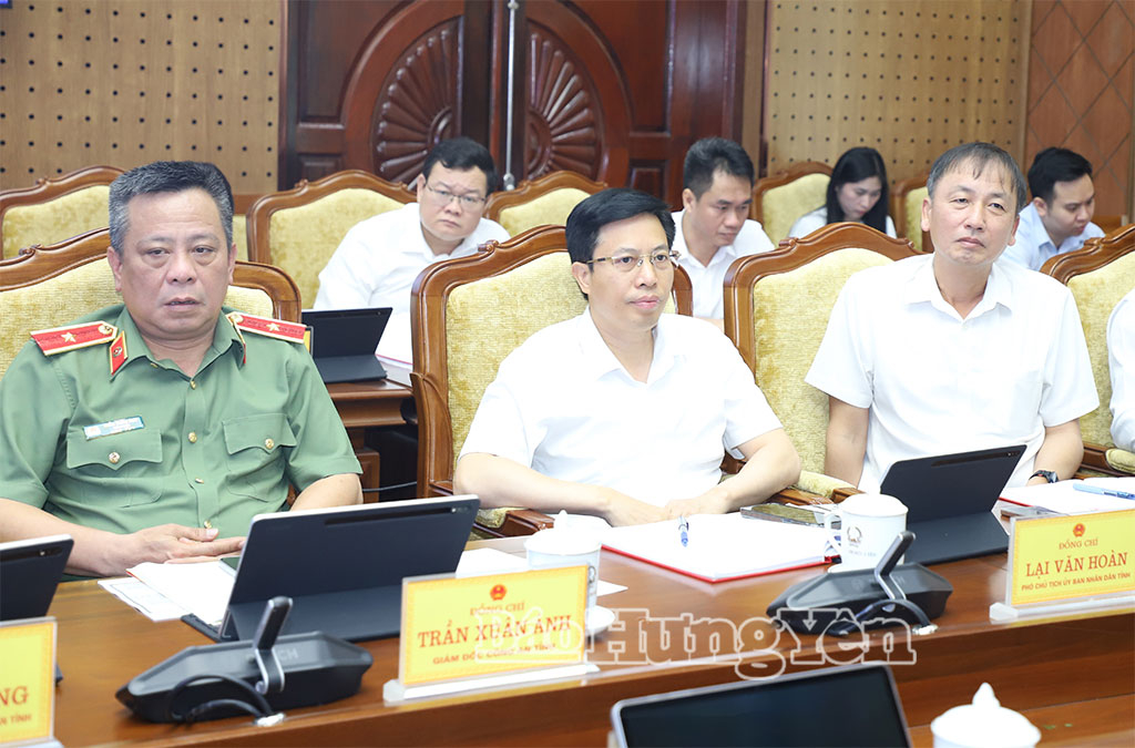 Các đại biểu dự họp.