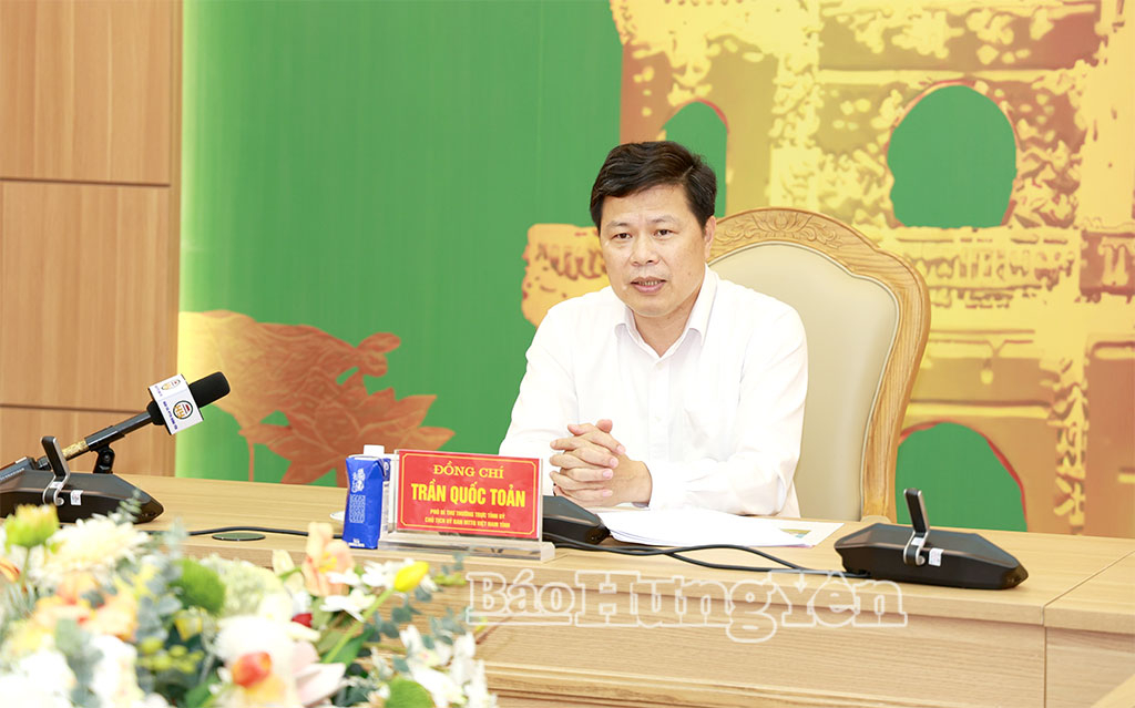 Đồng chí Trần Quốc Toản, Phó Bí thư Thường trực VV88 casino, Chủ tịch Ủy ban MTTQ Việt Nam tỉnh, Trưởng đoàn kiểm tra chủ trì hội nghị. 