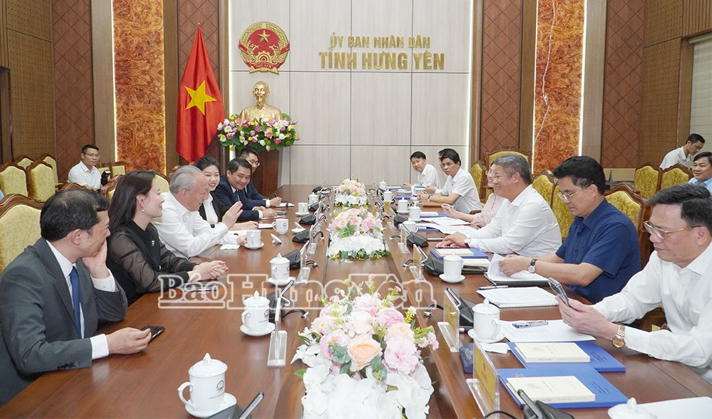 Hai bên trao đổi thông tin về cơ hội hợp tác đầu tư phát triển trên địa bàn tỉnh Hưng Yên.