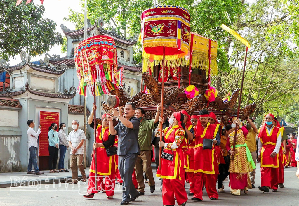 Nghi lễ rước kiệu trang nghiêm, tái hiện nét đẹp văn hóa truyền thống của Phố Hiến.  Ảnh tư liệu