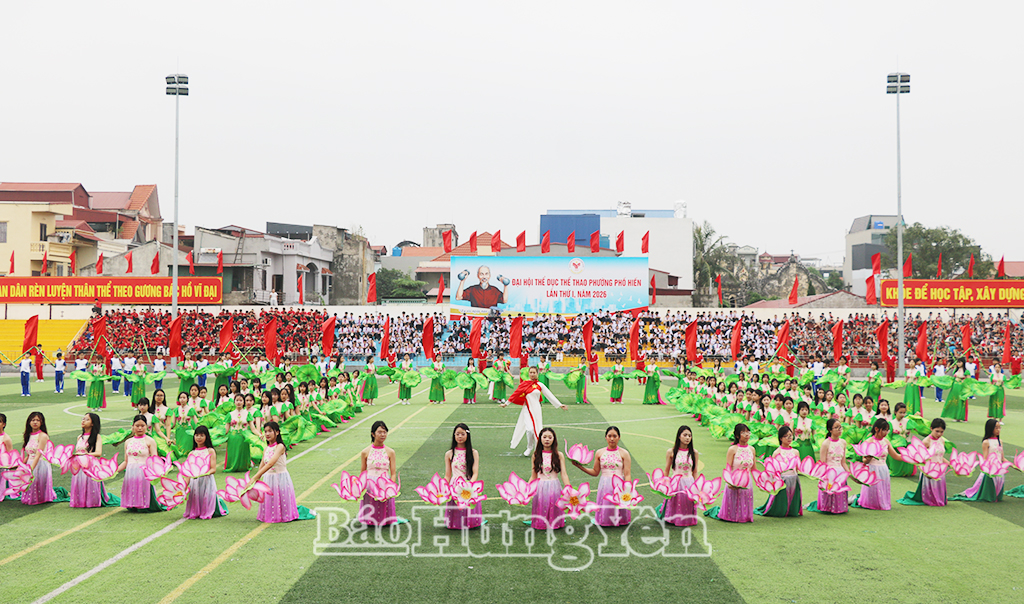 Tiết mục đồng diễn nghệ thuật tại lễ khai mạc Đại hội.