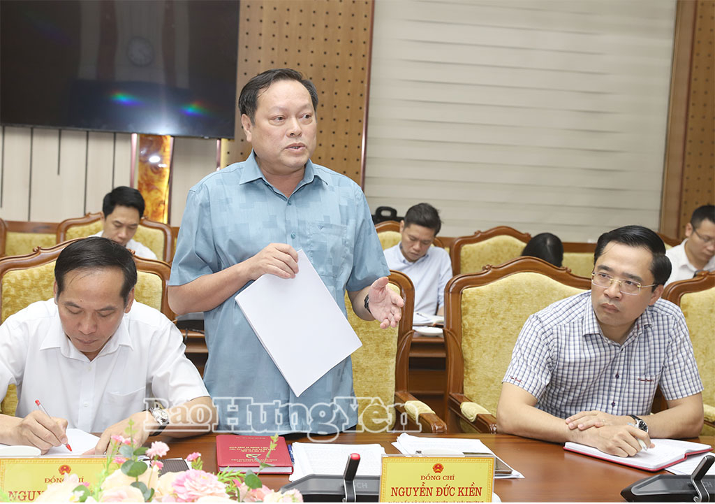 Lãnh đạo Sở Nông nghiệp và Môi trường phát biểu tại cuộc họp.