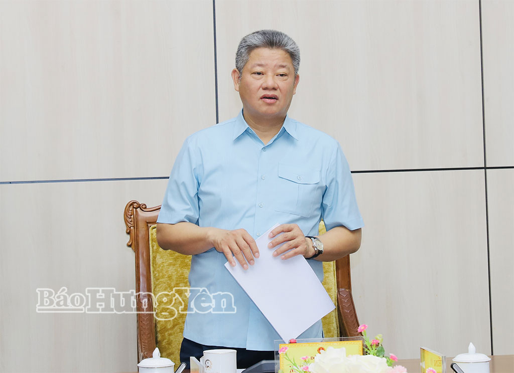 Đồng chí Nguyễn Mạnh Quyền, Phó Bí thư Tỉnh ủy, Chủ tịch UBND tỉnh phát biểu kết luận cuộc họp.