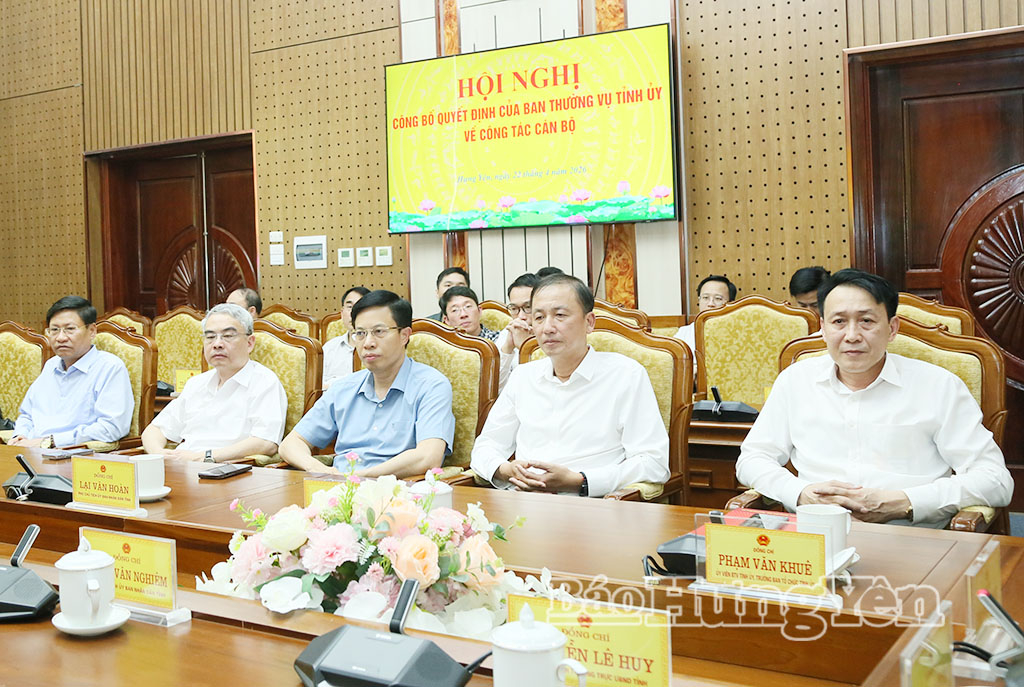 Các đại biểu dự hội nghị.