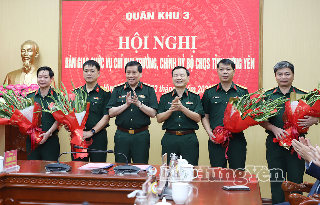 Bàn giao chức vụ Chỉ huy trưởng, Chính ủy Bộ Chỉ huy Quân sự tỉnh Hưng Yên