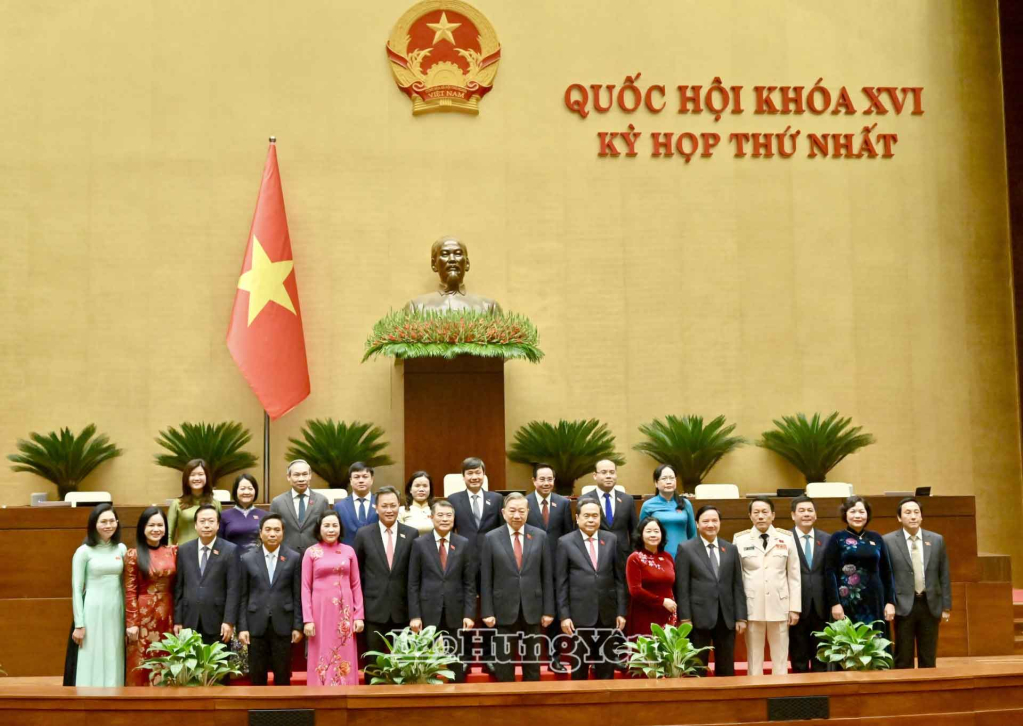 Kỳ họp thứ nhất, Quốc hội khóa XVI: Thông qua nhiều luật và nghị quyết quan trọng