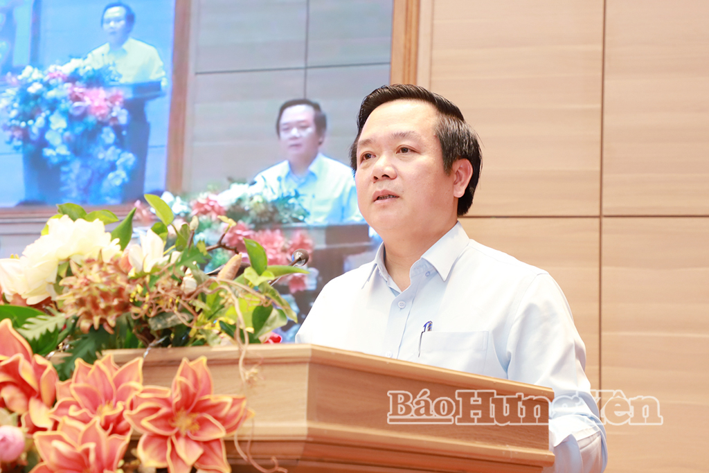 Đồng chí Phạm Quang Ngọc, Ủy viên Ban Chấp hành Trung ương Đảng, Bí thư Tỉnh ủy phát biểu tại hội nghị.