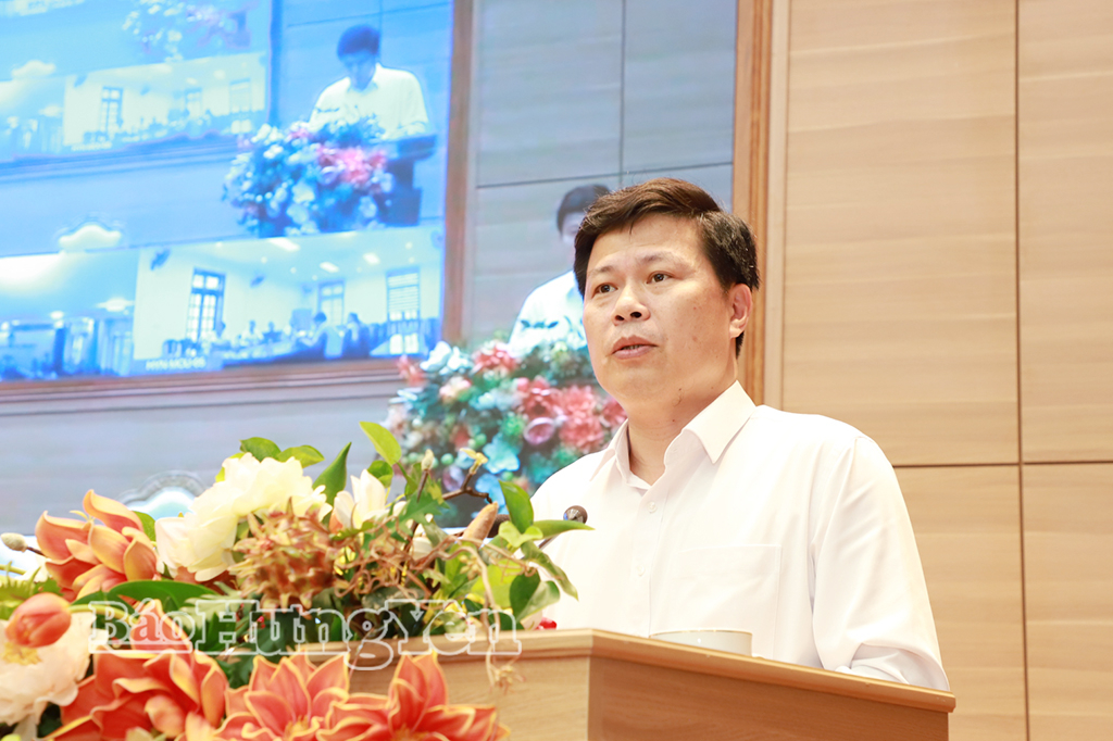 Đồng chí Trần Quốc Toản, Phó Bí thư Thường trực Tỉnh ủy, Chủ tịch Ủy ban MTTQ Việt Nam tỉnh điều hành nội dung thảo luận tại hội nghị.