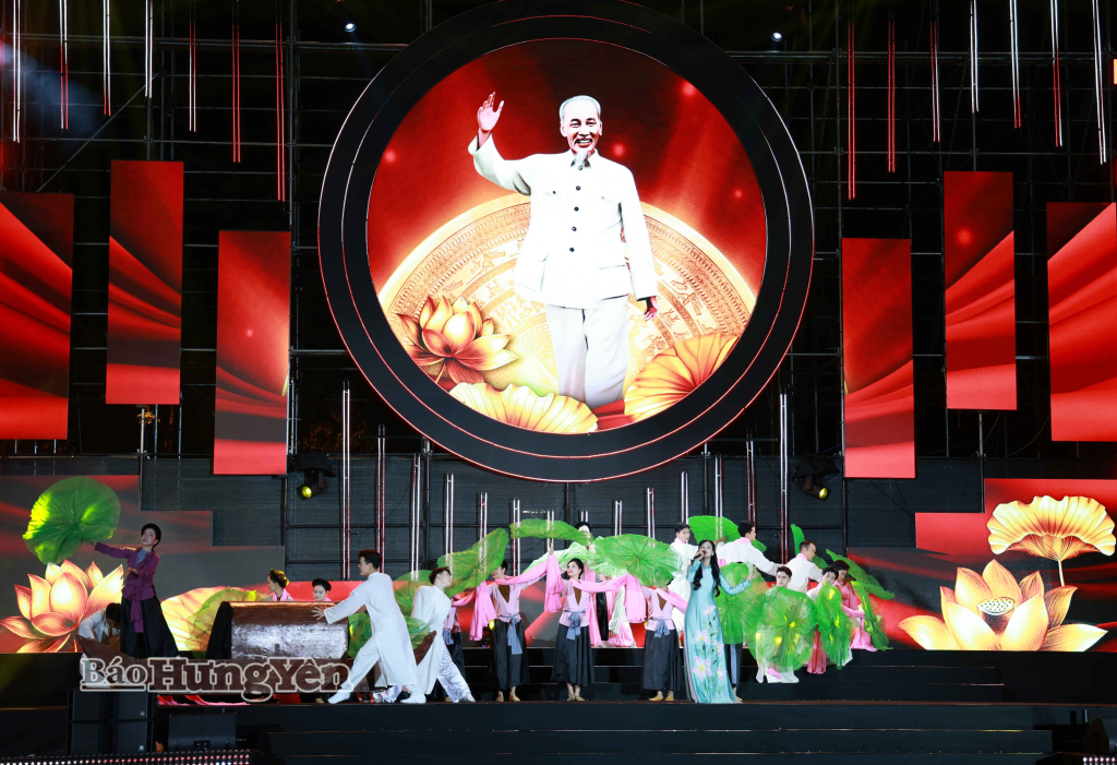 Một tiết mục ca múa nhạc trong chương trình nghệ thuật.