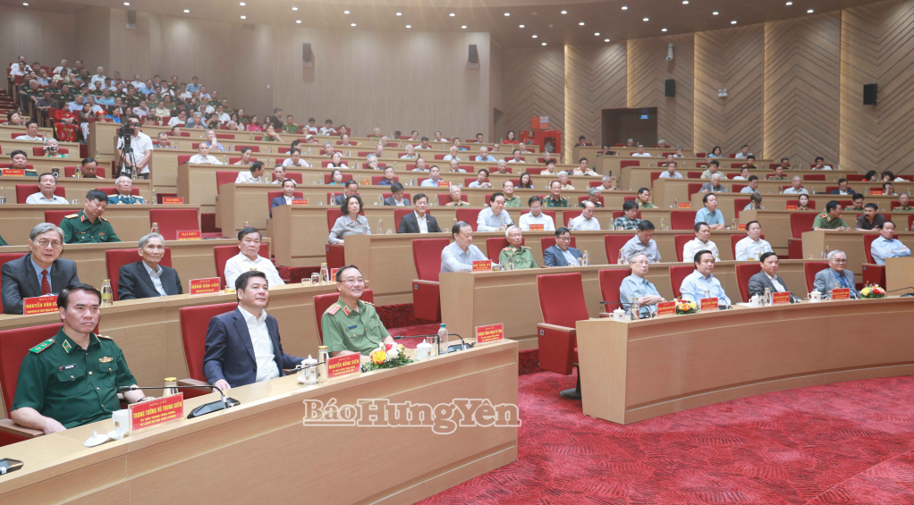 Các đại biểu dự buổi gặp mặt.