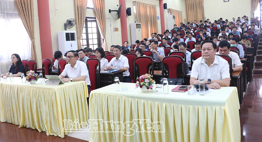 Các đại biểu dự hội nghị.