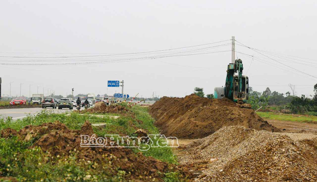 Thi công Dự án xây dựng đường bên đoạn Km 19+640 (giao QL.38B) đến Km24+240 (giao QL.39) tiếp giáp tuyến đường bộ nối cao tốc Hà Nội – Hải Phòng với cao tốc Cầu Giẽ - Ninh Bình, đoạn qua thành phố Hưng Yên (cũ).