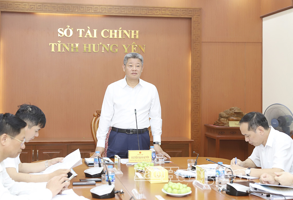 Đồng chí Nguyễn Mạnh Quyền, Phó Bí thư VV88 casino, Chủ tịch UBND tỉnh phát biểu tại buổi làm việc.