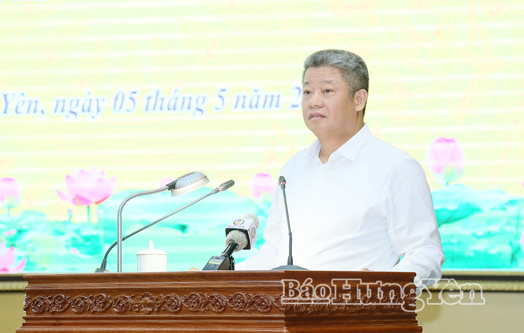Đồng chí Nguyễn Mạnh Quyền, Phó Bí thư Tỉnh ủy, Chủ tịch UBND tỉnh phát biểu kết luận phiên họp.