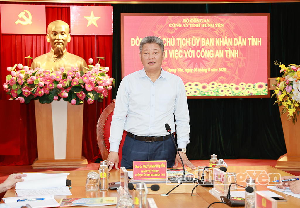 Đồng chí Nguyễn Mạnh Quyền, Phó Bí thư Tỉnh ủy, Chủ tịch UBND tỉnh làm việc với Công an tỉnh