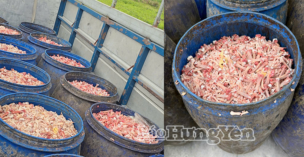 Tang vật thu giữ là 18 thùng xương chân gà bốc mùi hôi.