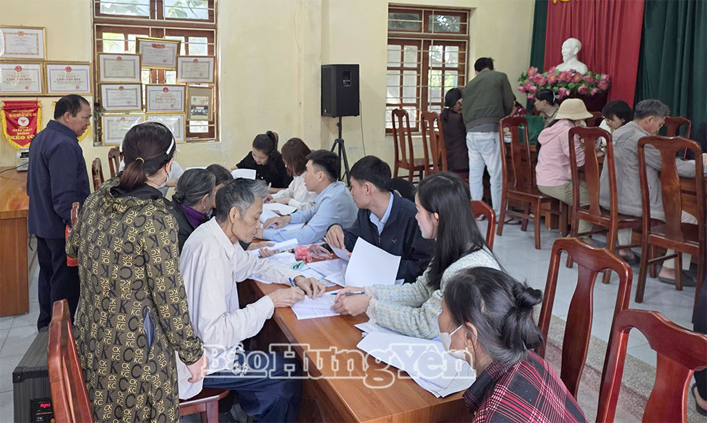 Các hộ dân xã Xuân Trúc đồng thuận nhận tiền và bàn giao mặt bằng, tạo điều kiện để dự án Khu công nghiệp số 1 được triển khai đúng tiến độ.